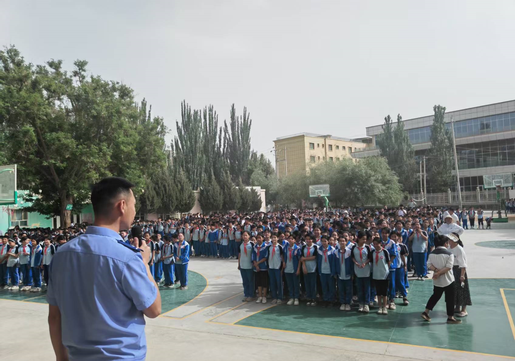 法治副校长宣讲